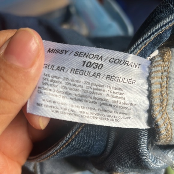 Vintage America Blues Distressed Jeans - Picture 6 of 6